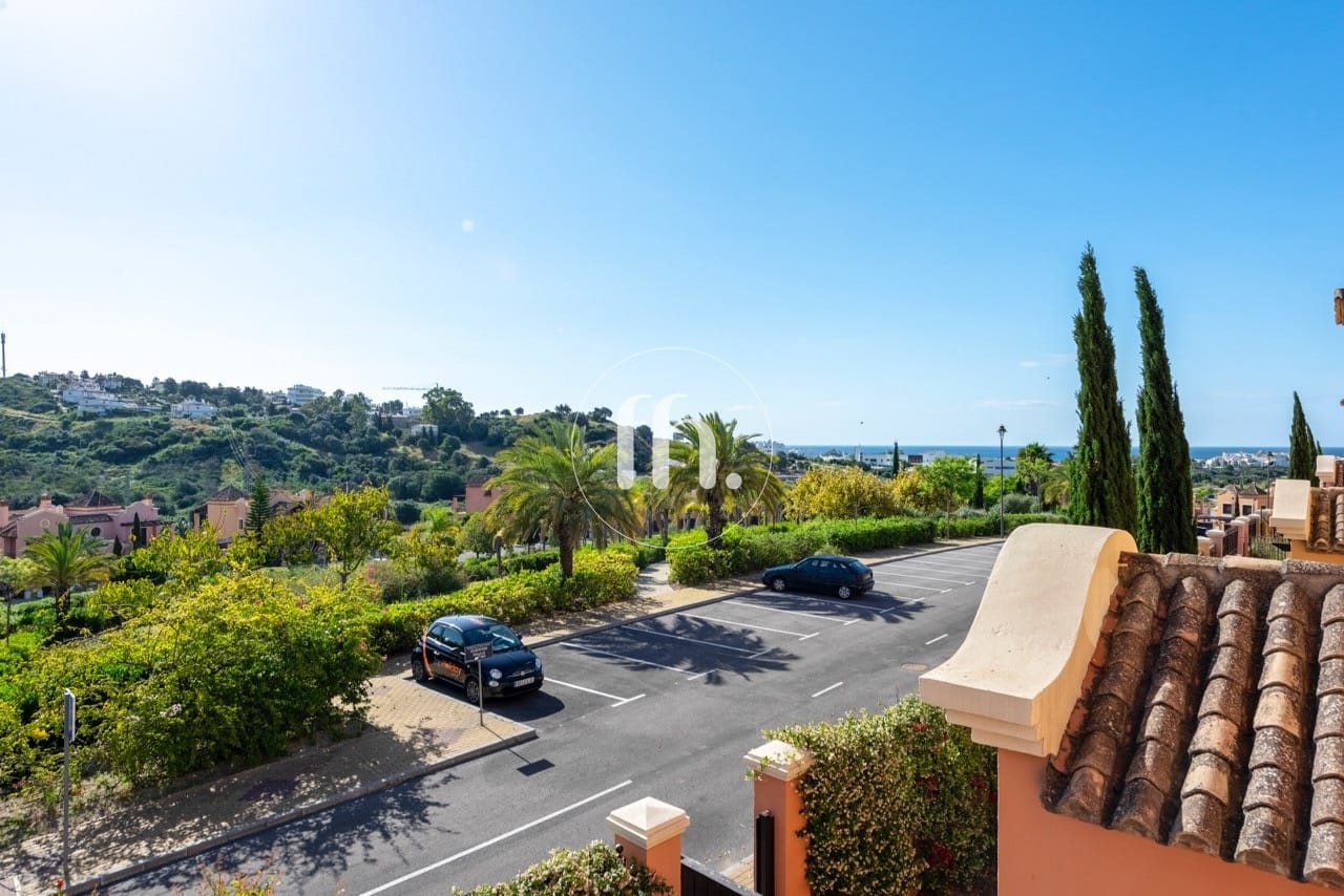 Detached villas for sale in Estepona just 1km from the beach and boardwalk - Image 12