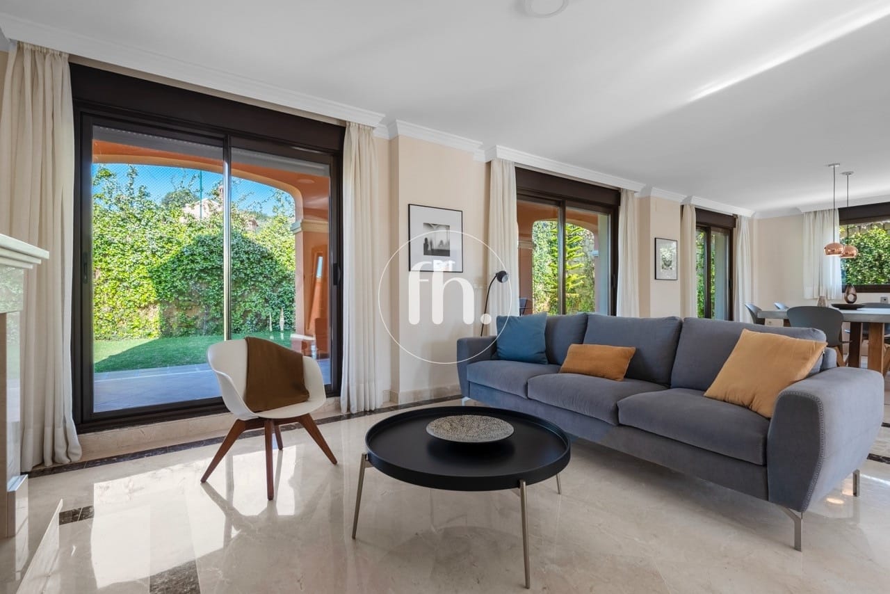 Detached villas for sale in Estepona just 1km from the beach and boardwalk - Image 13