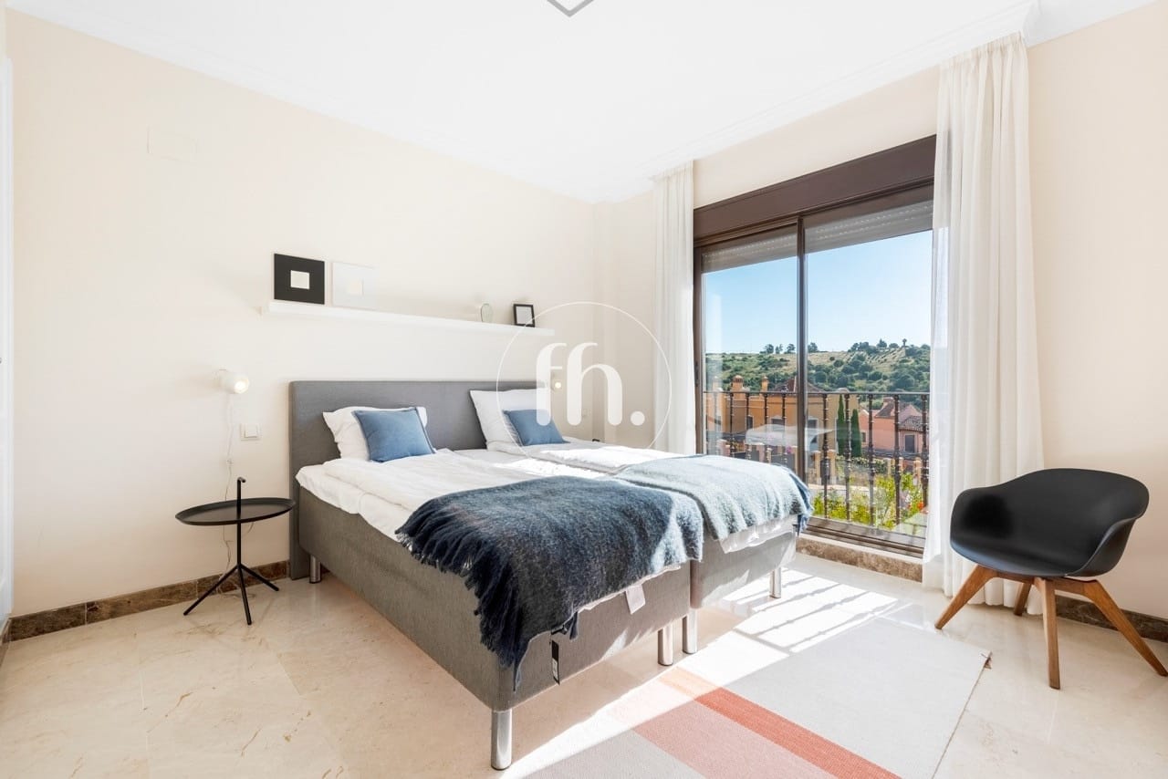Detached villas for sale in Estepona just 1km from the beach and boardwalk - Image 19