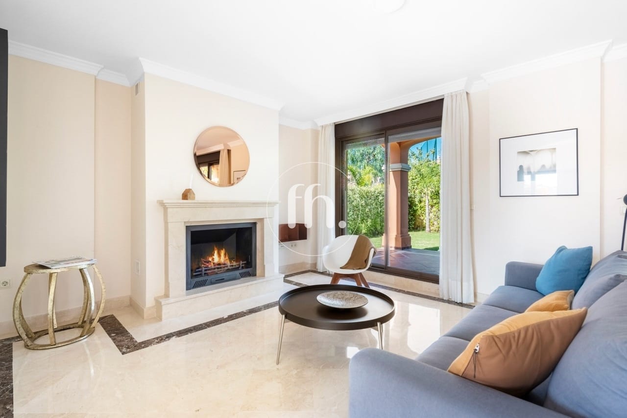 Detached villas for sale in Estepona just 1km from the beach and boardwalk - Image 8