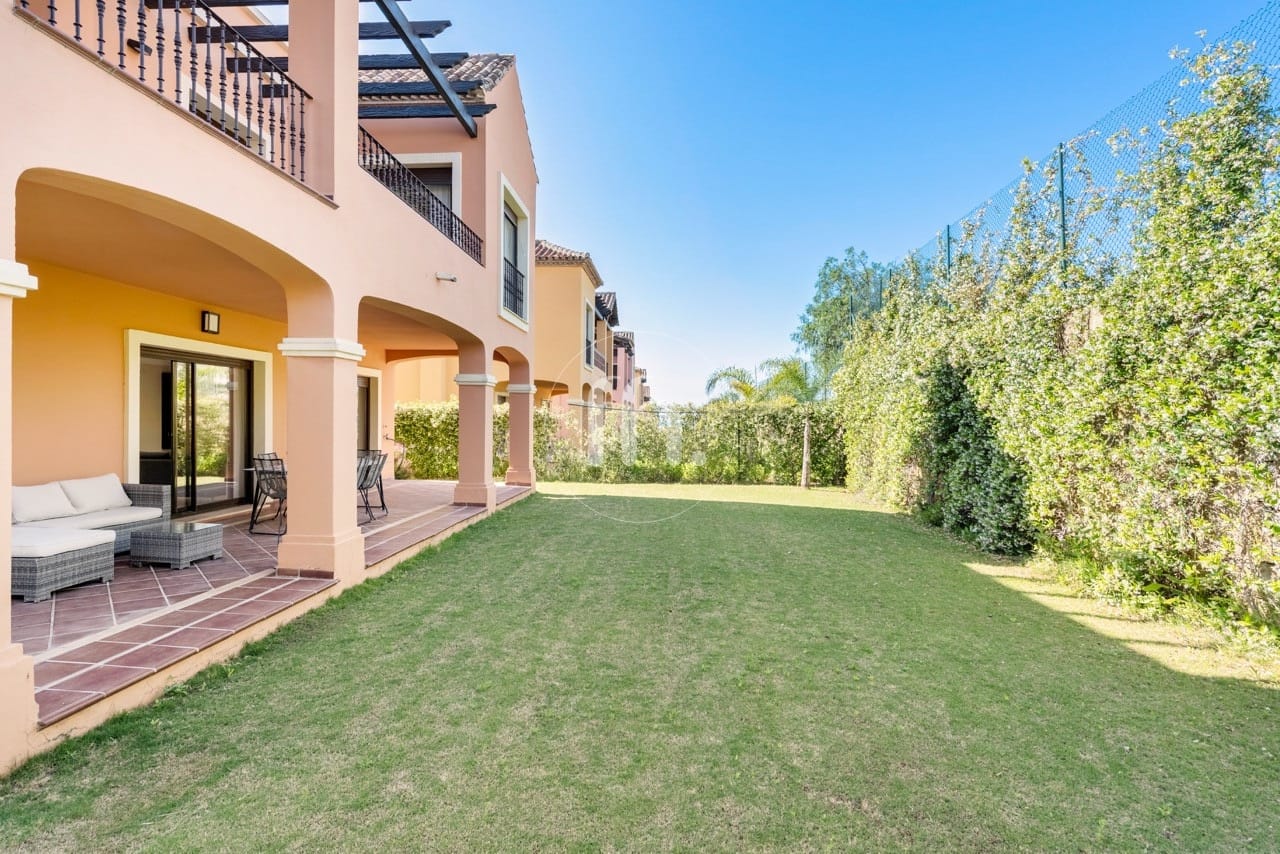 Detached villas for sale in Estepona just 1km from the beach and boardwalk - Image 10