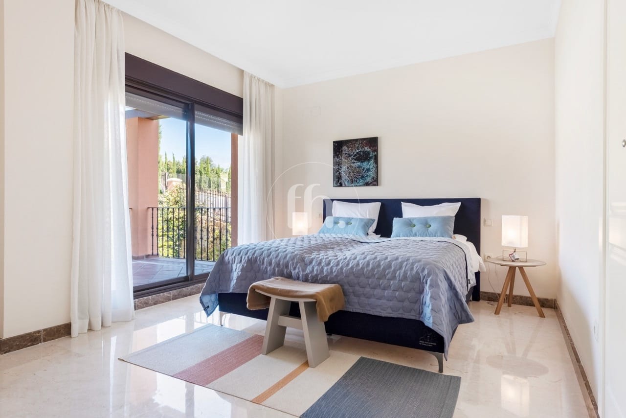 Detached villas for sale in Estepona just 1km from the beach and boardwalk - Image 17