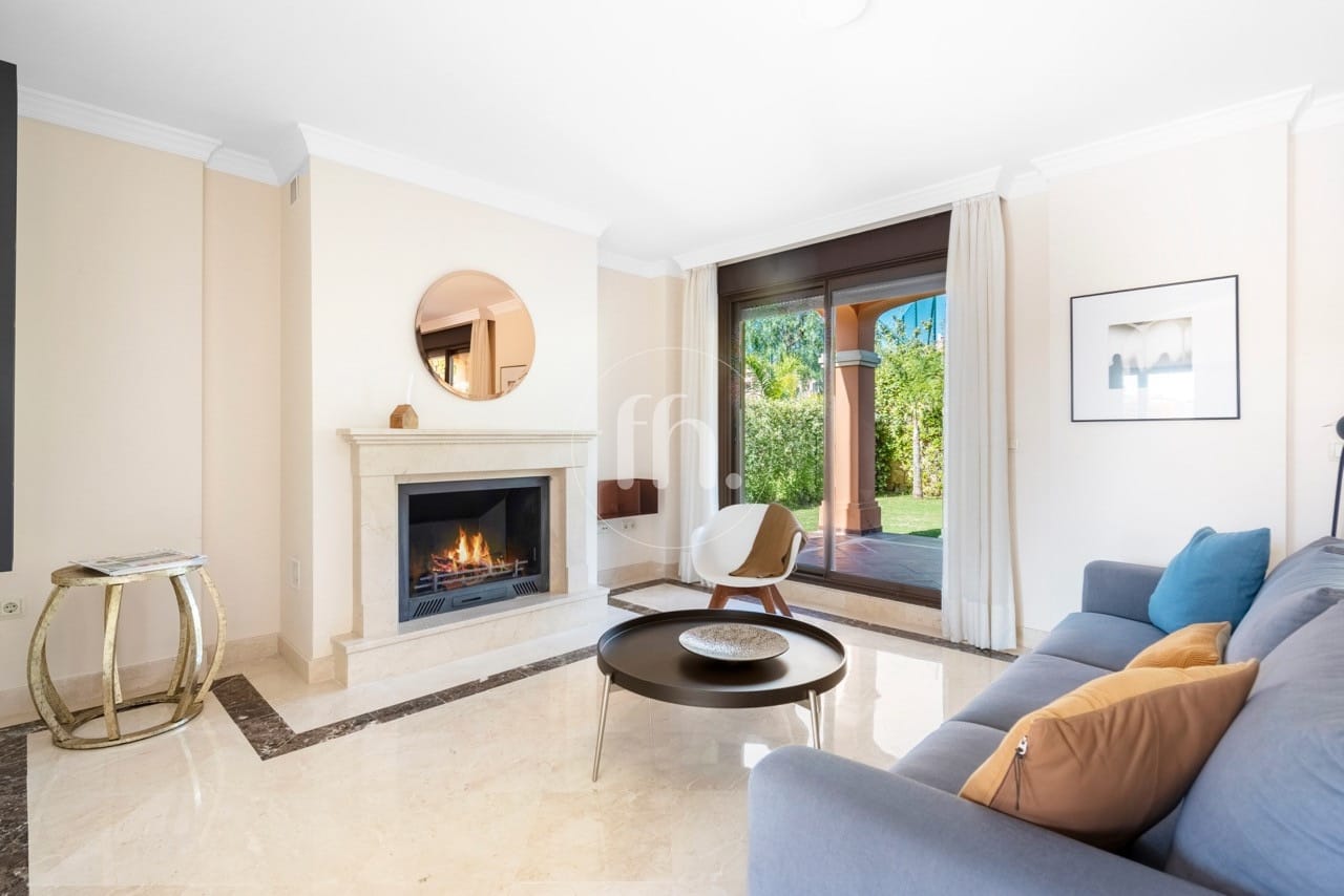 Detached villas for sale in Estepona just 1km from the beach and boardwalk - Image 7
