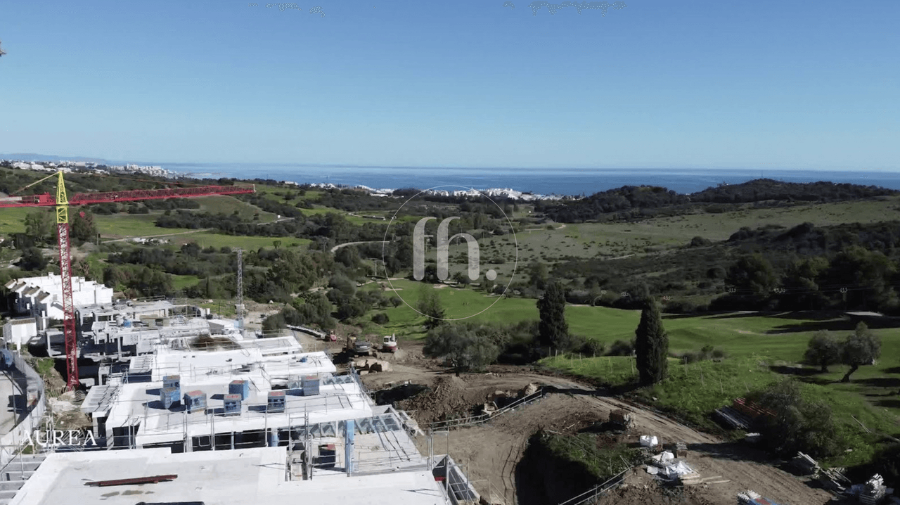 Modern villa with spectacular golf and sea views for sale in Estepona Golf! - Image 7