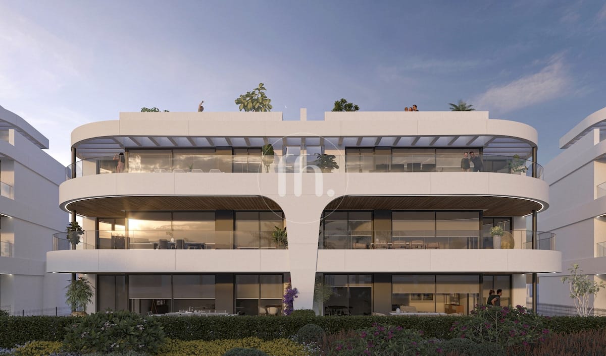Stylish ground floor luxury apartment in new development in Atalaya, Estepona - Image 1