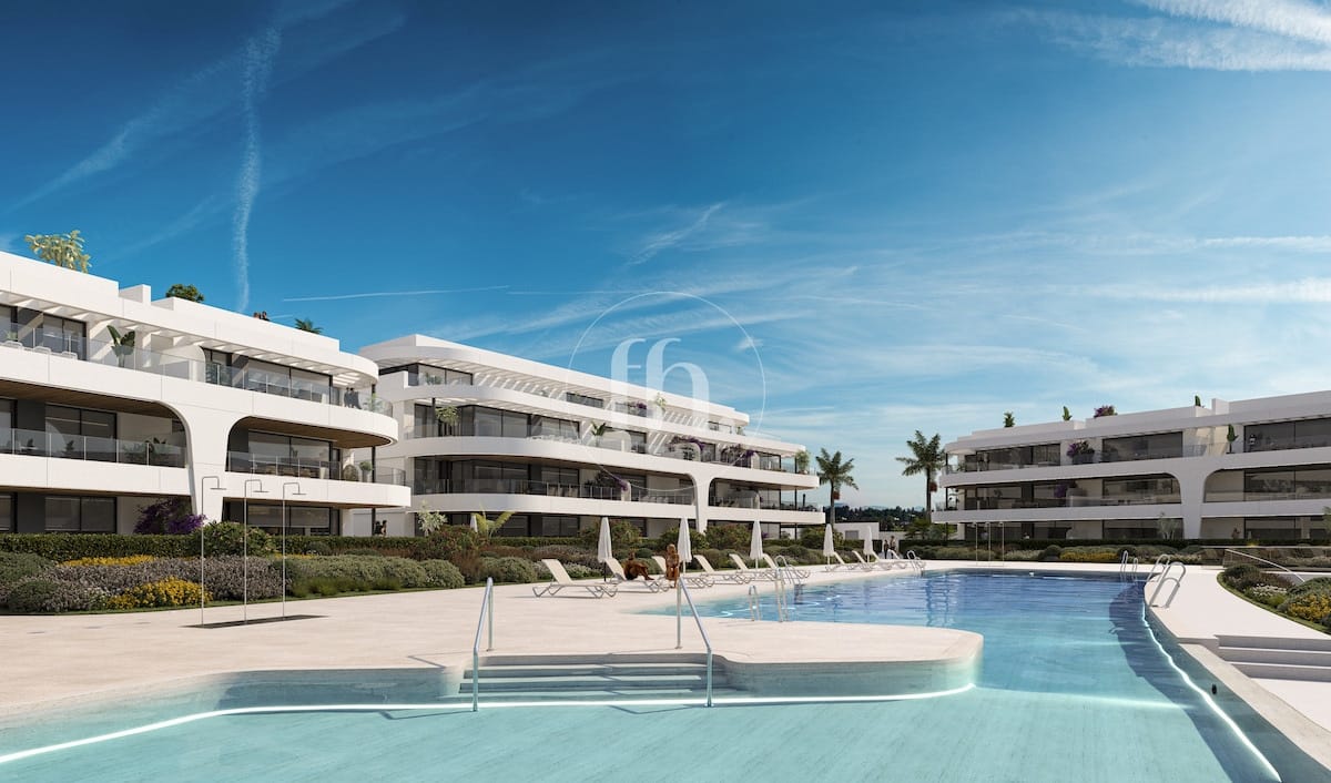 Stylish ground floor luxury apartment in new development in Atalaya, Estepona - Image 2