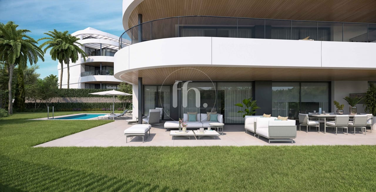 Stylish ground floor luxury apartment in new development in Atalaya, Estepona - Image 3