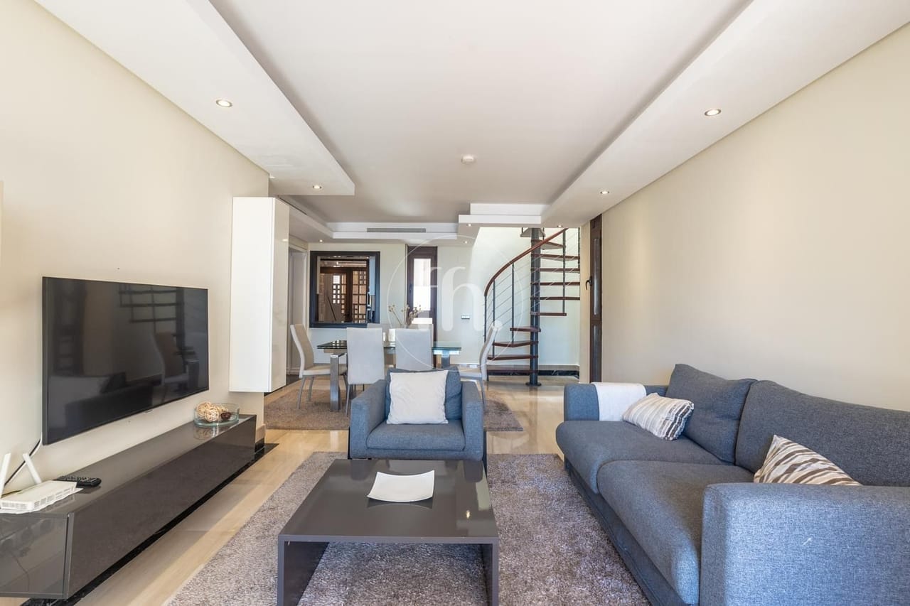 Fantastic duplex penthouse on a front line beach private urbanisation! - Image 4