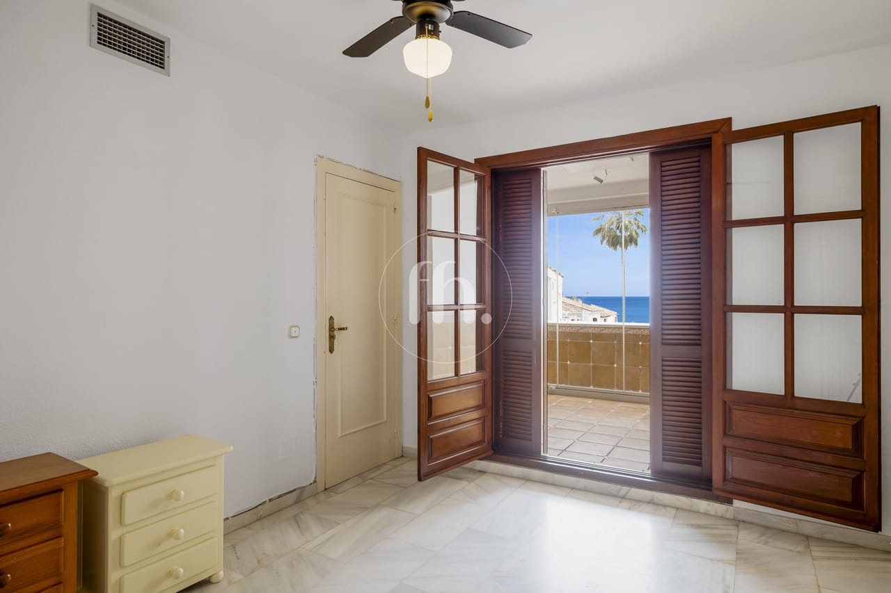 Casa adosada en primera linea de playa en Bahia Azul, Estepona - Image 15