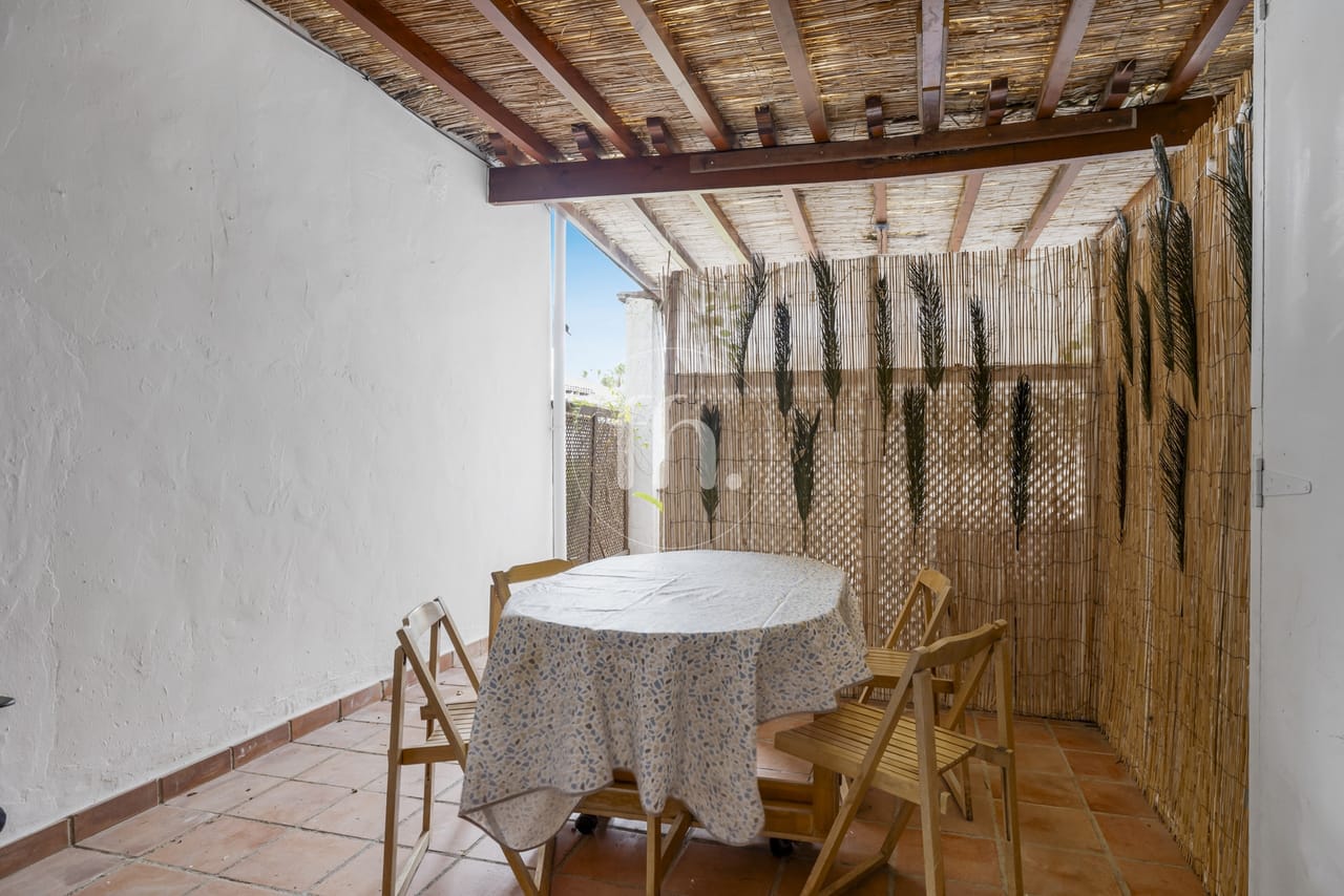 Casa adosada en primera linea de playa en Bahia Azul, Estepona - Image 7