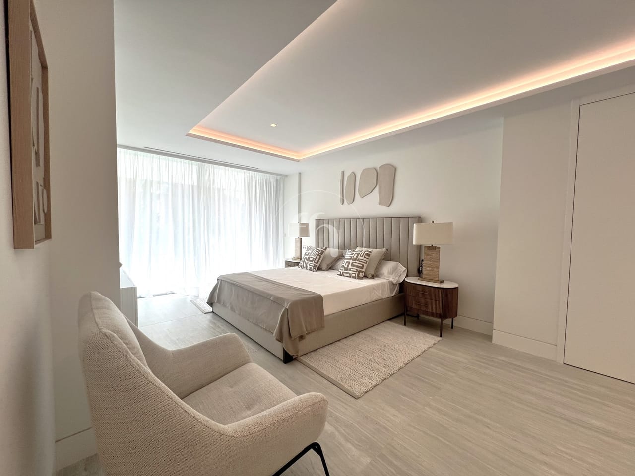¡Primera línea de playa! Lujoso apartamento de tres dormitorios en la residencia The Sapphire, Estepona Oeste. - Image 15