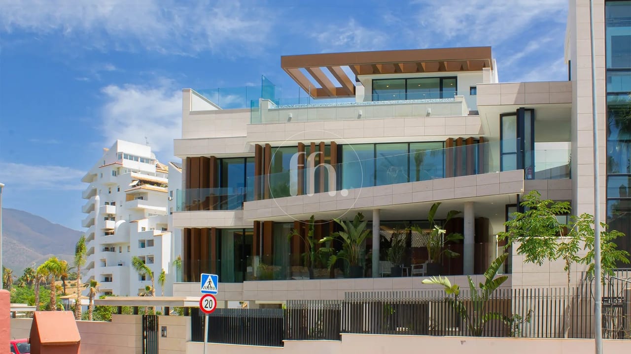 ¡Primera línea de playa! Lujoso apartamento de tres dormitorios en la residencia The Sapphire, Estepona Oeste. - Image 31