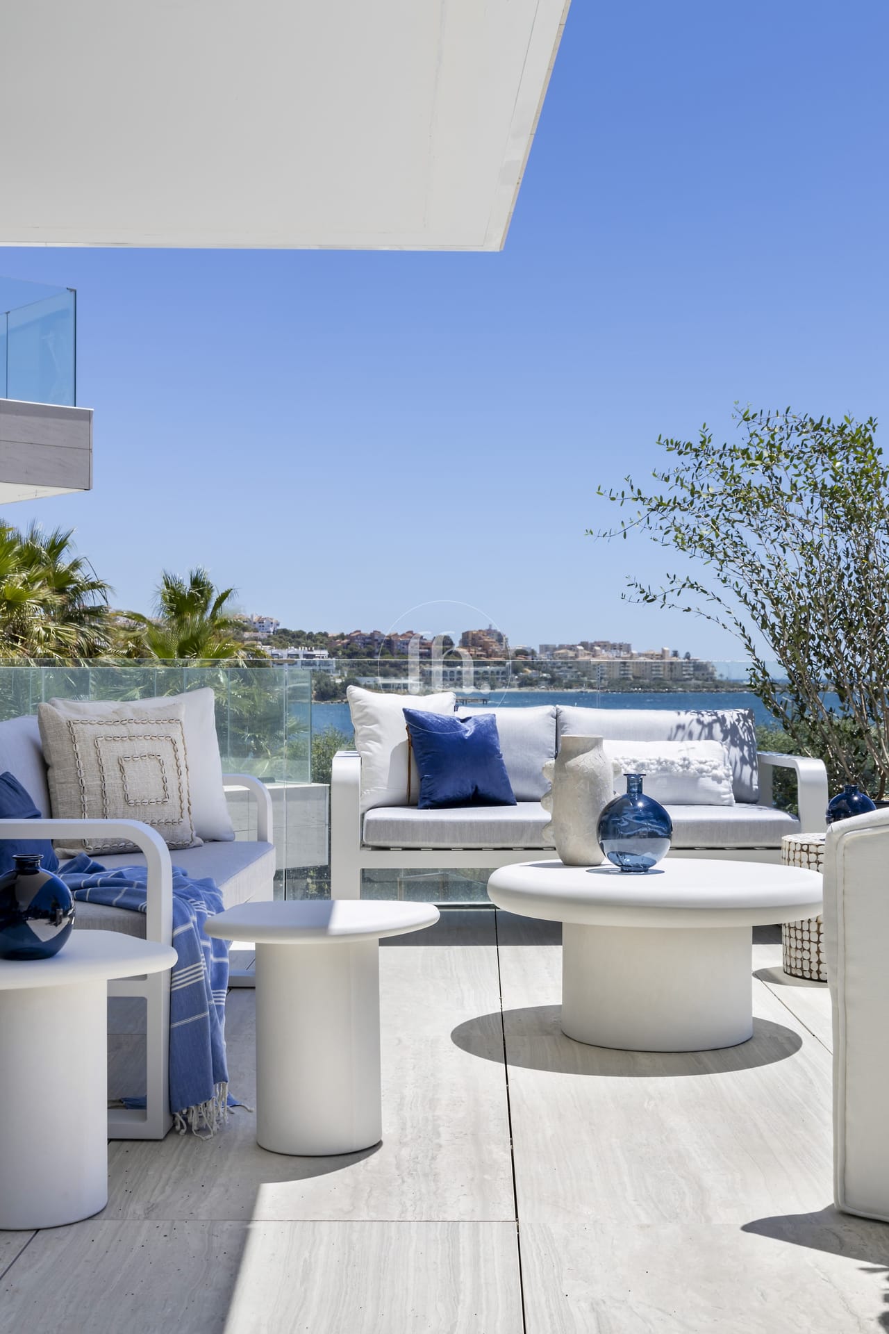 ¡Primera línea de playa! Lujoso apartamento de tres dormitorios en la residencia The Sapphire, Estepona Oeste. - Image 4