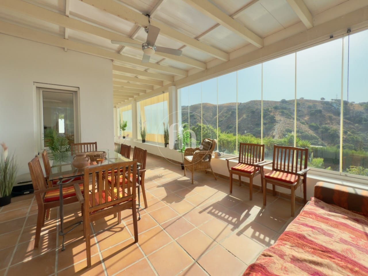 ¡Oportunidad única! Villa independiente con gran potencial cerca de Estepona - Image 11