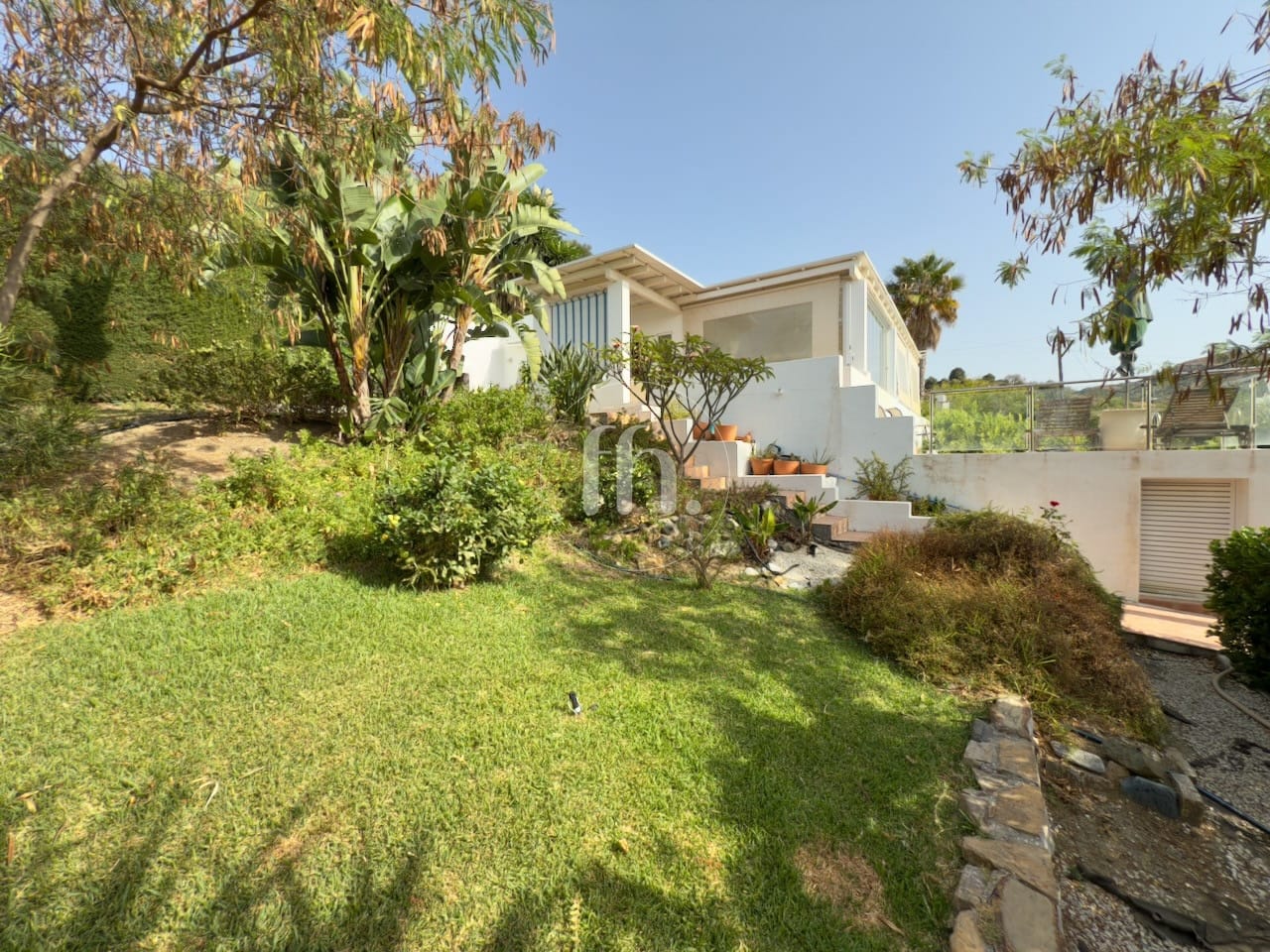 ¡Oportunidad única! Villa independiente con gran potencial cerca de Estepona - Image 15