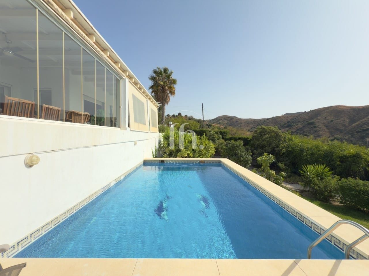 ¡Oportunidad única! Villa independiente con gran potencial cerca de Estepona - Image 19