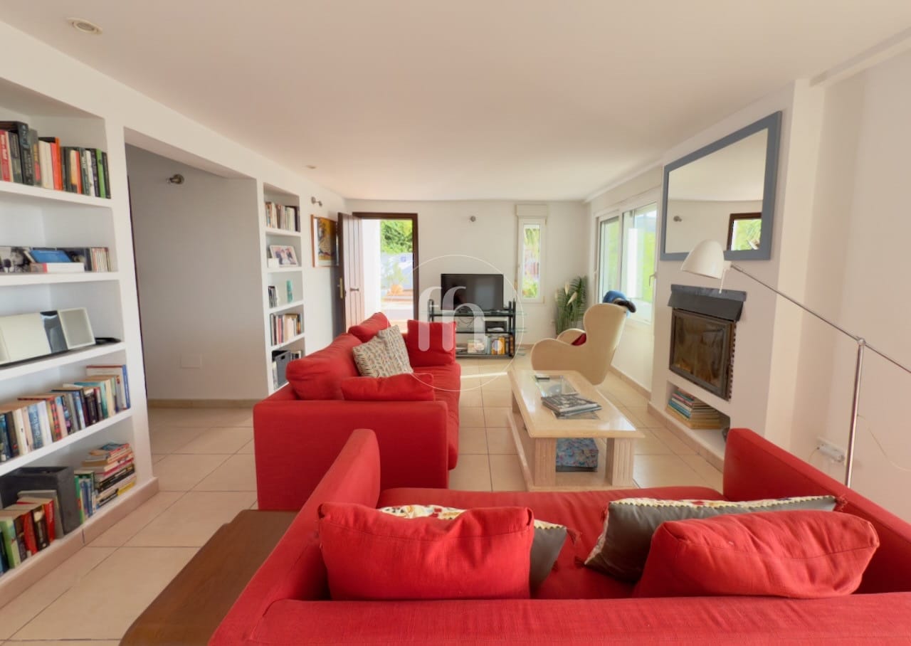 ¡Oportunidad única! Villa independiente con gran potencial cerca de Estepona - Image 8
