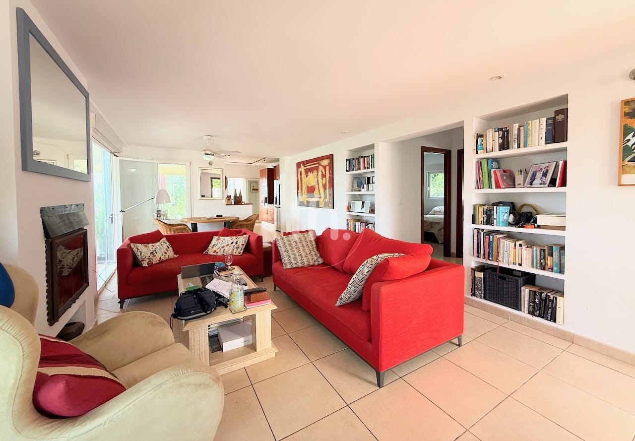 ¡Oportunidad única! Villa independiente con gran potencial cerca de Estepona - Image 9