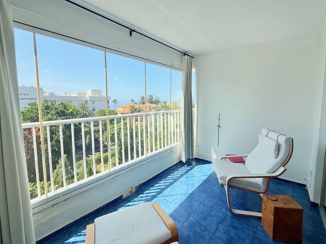 En exclusiva! Propiedad en venta en el corazon del puerto de Estepona con vistas abiertas - Image 10