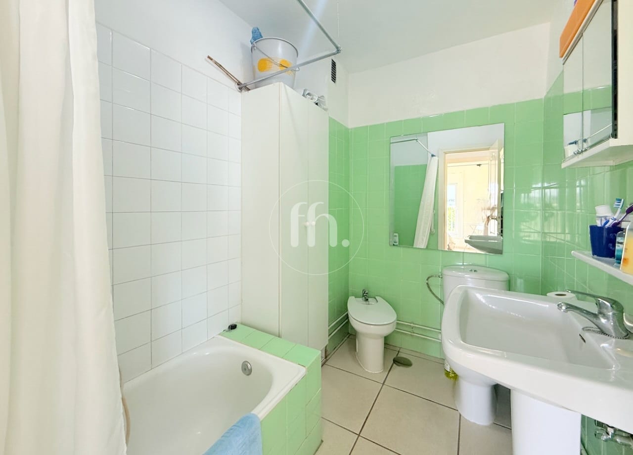 En exclusiva! Propiedad en venta en el corazon del puerto de Estepona con vistas abiertas - Image 13