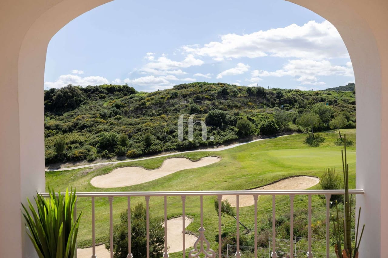 Modernas y amplias casas adosadas en Azata Golf, ¡a tan solo 10 minutos en coche de Estepona! - Image 10