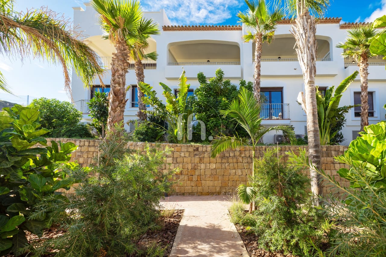 Modernas y amplias casas adosadas en Azata Golf, ¡a tan solo 10 minutos en coche de Estepona! - Image 15
