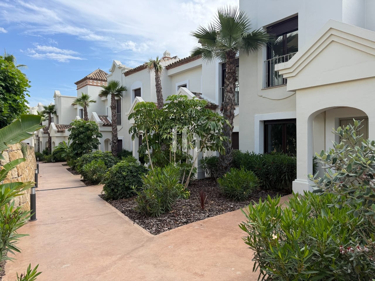 Modernas y amplias casas adosadas en Azata Golf, ¡a tan solo 10 minutos en coche de Estepona! - Image 11