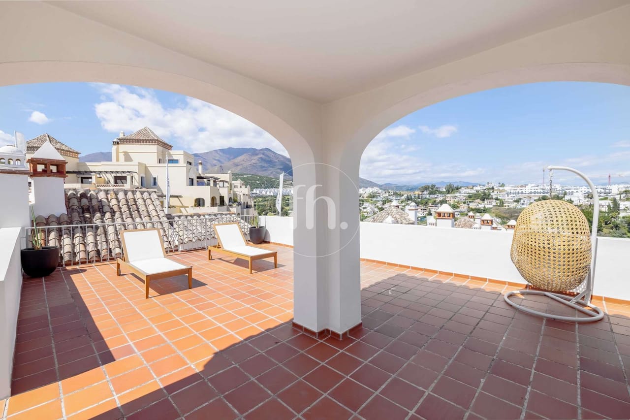 Modernas y amplias casas adosadas en Azata Golf, ¡a tan solo 10 minutos en coche de Estepona! - Image 13