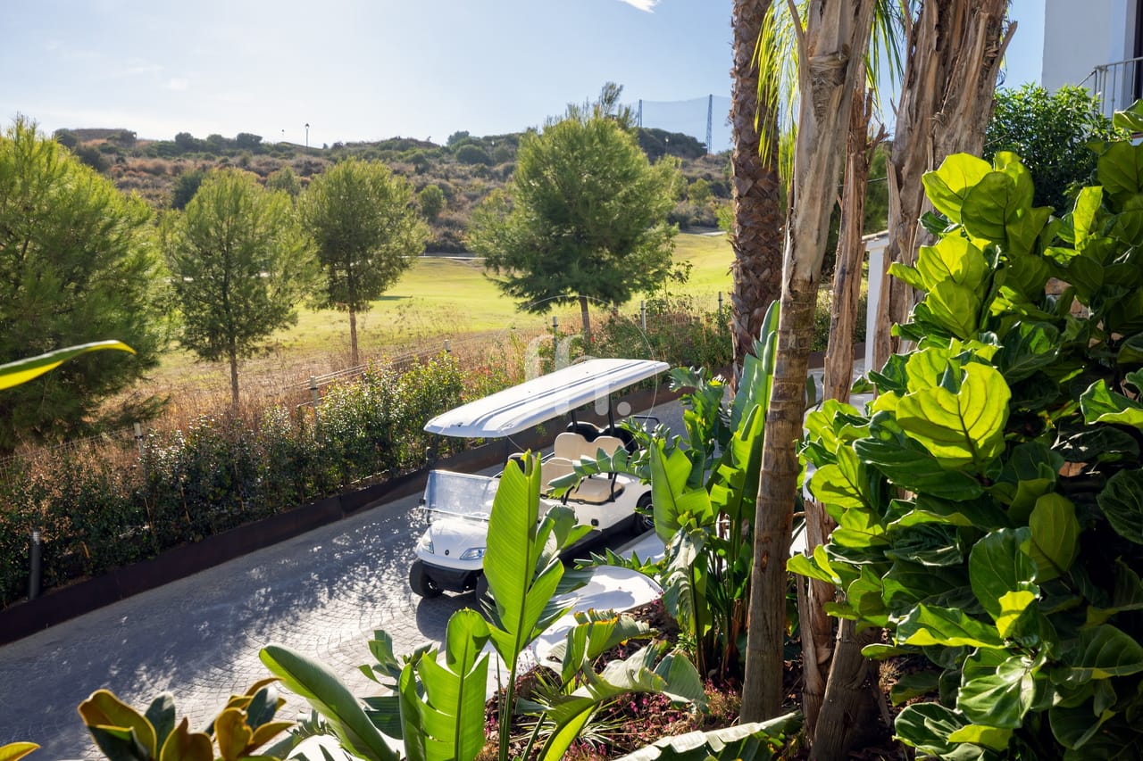 Modernas y amplias casas adosadas en Azata Golf, ¡a tan solo 10 minutos en coche de Estepona! - Image 16