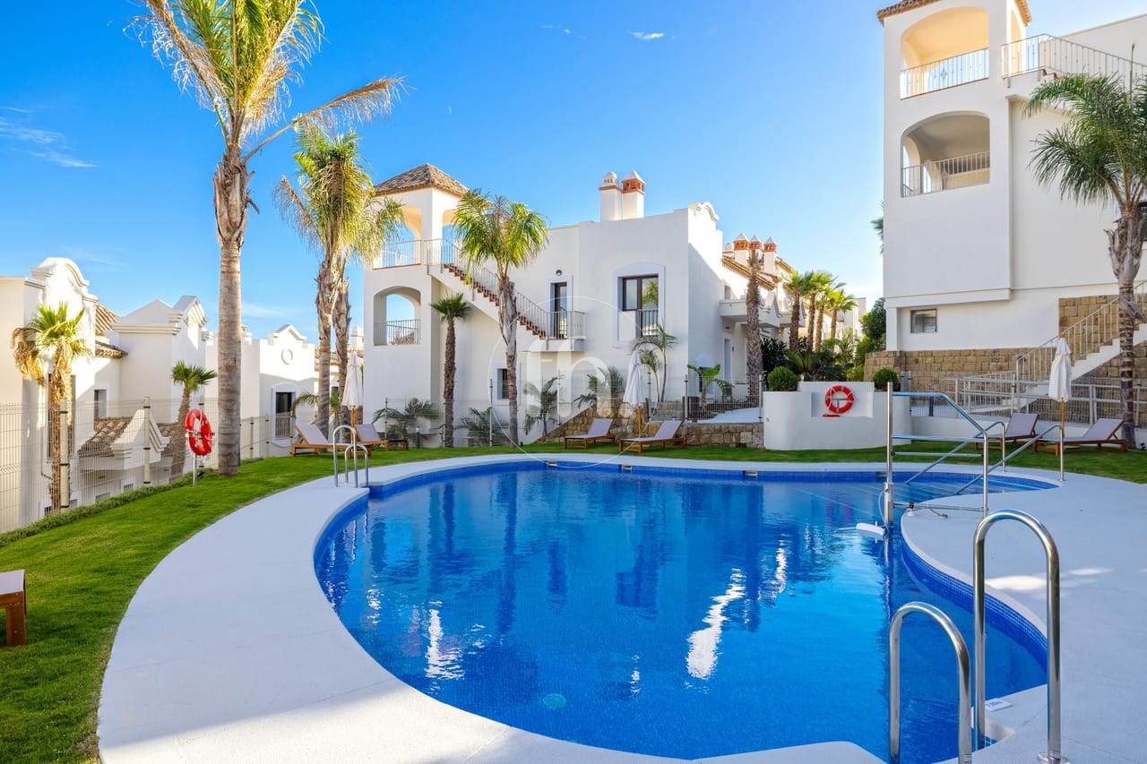 Modernas y amplias casas adosadas en Azata Golf, ¡a tan solo 10 minutos en coche de Estepona! - Image 21