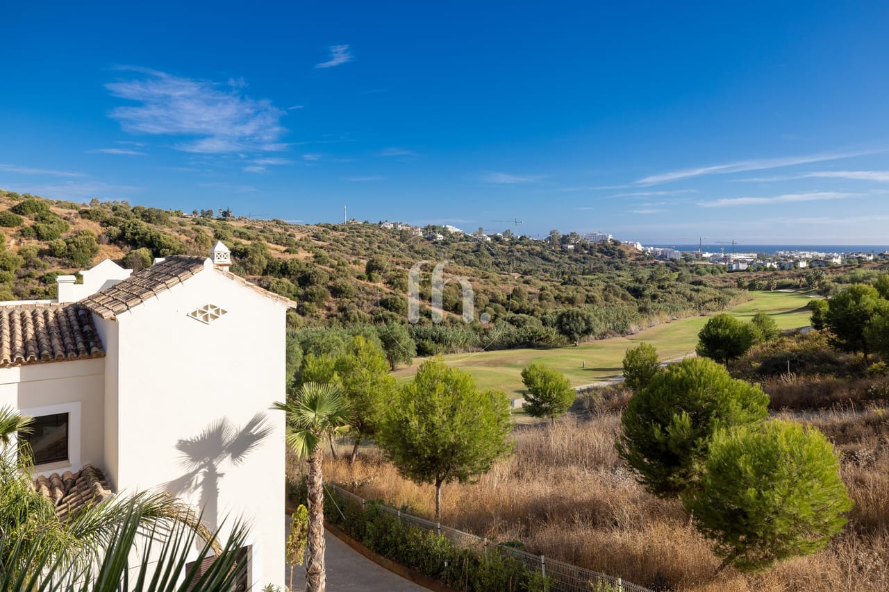 Modernas y amplias casas adosadas en Azata Golf, ¡a tan solo 10 minutos en coche de Estepona! - Image 3
