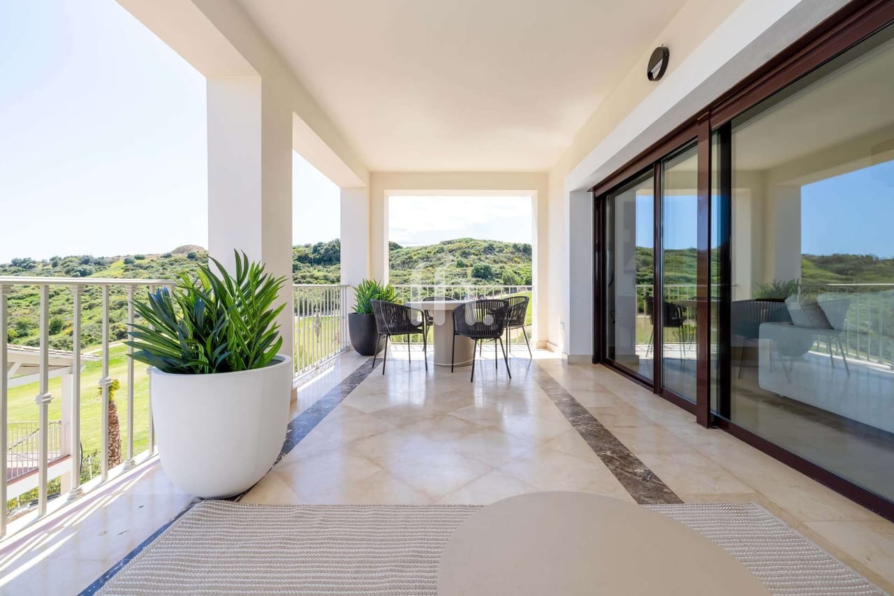 Modernas y amplias casas adosadas en Azata Golf, ¡a tan solo 10 minutos en coche de Estepona! - Image 6