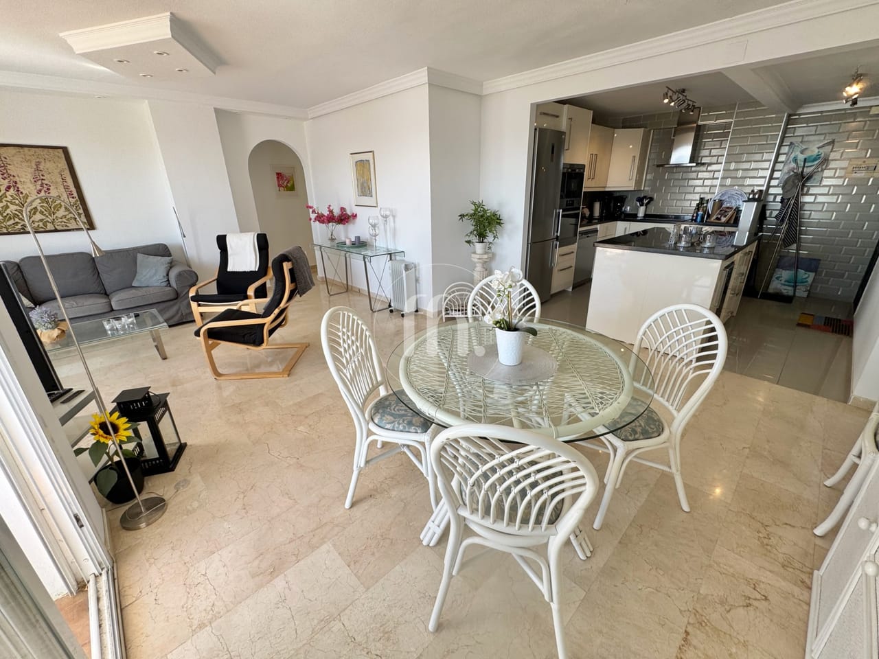 Increíble apartamento junto al puerto deportivo de Estepona con vistas al mar - Image 10