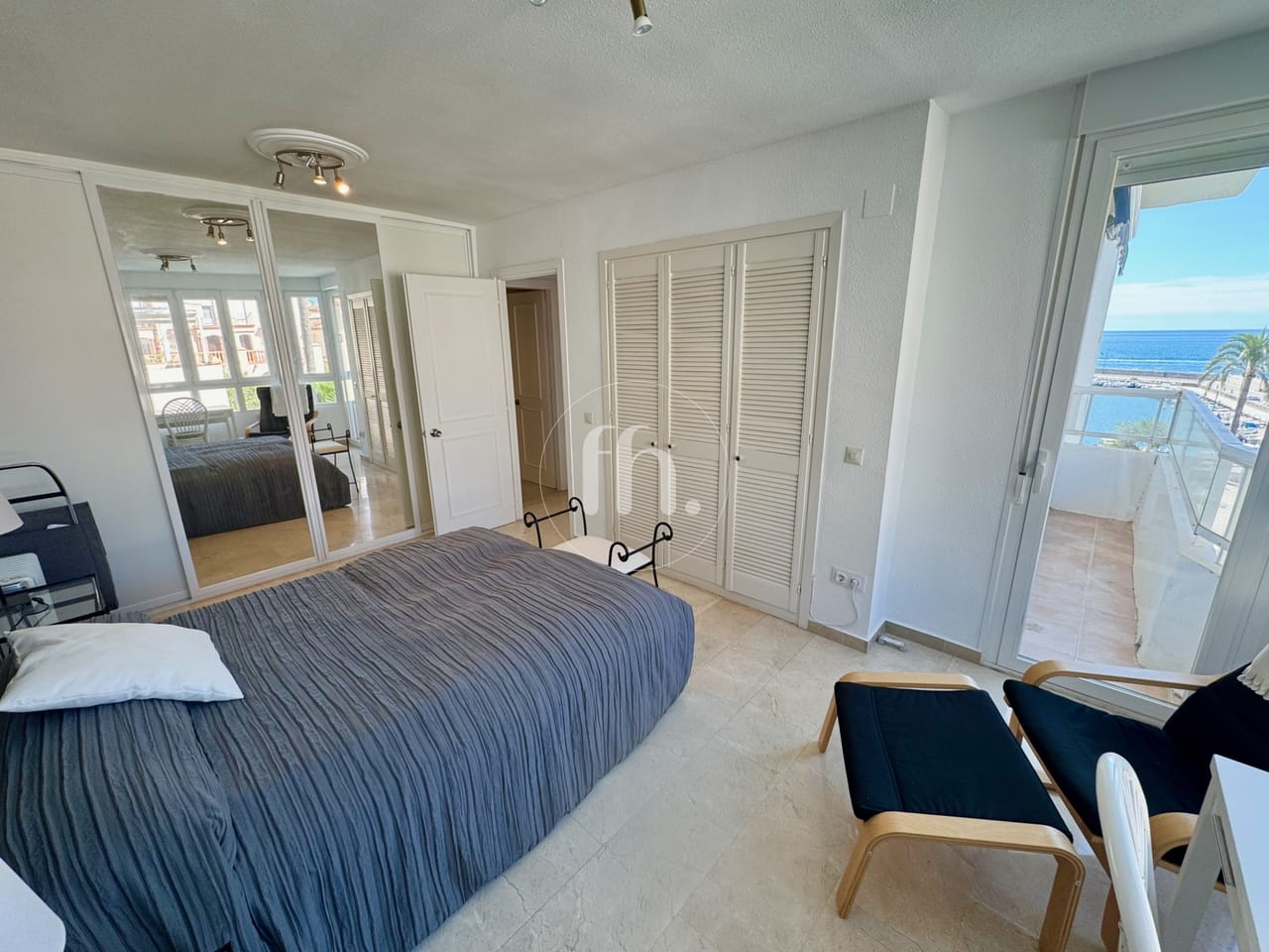 Increíble apartamento junto al puerto deportivo de Estepona con vistas al mar - Image 13