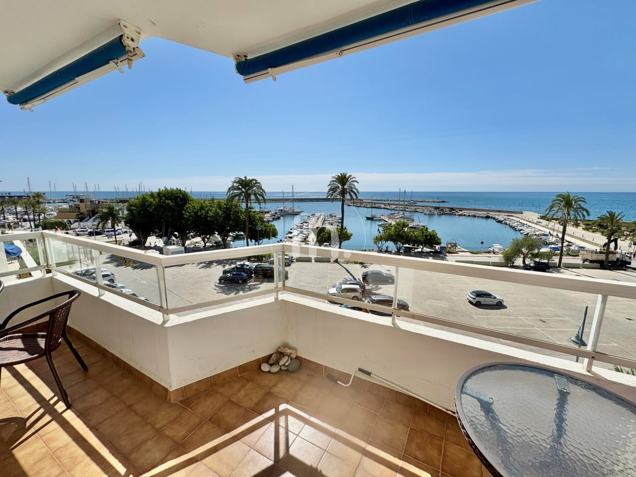 Increíble apartamento junto al puerto deportivo de Estepona con vistas al mar - Image 17