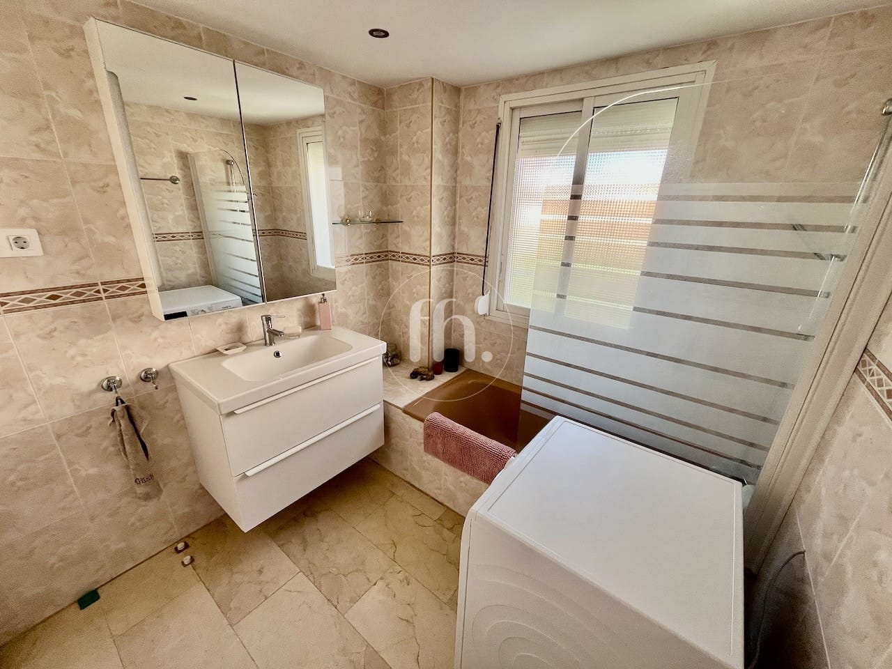 Increíble apartamento junto al puerto deportivo de Estepona con vistas al mar - Image 23