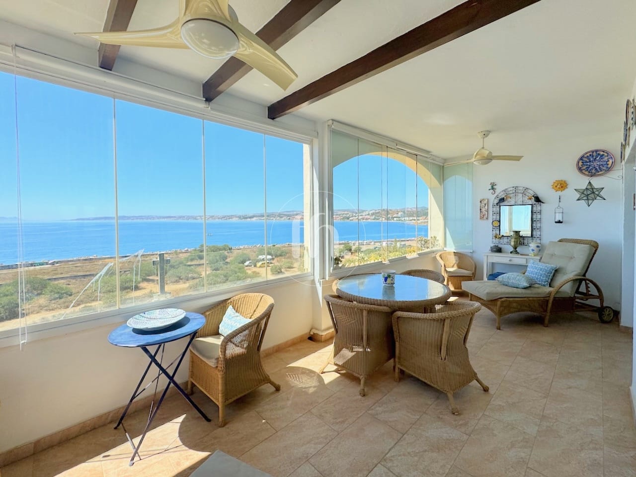 Amplio Apartamento en Primera Línea de Playa en Estepona – Marina Bay — vista alternativa