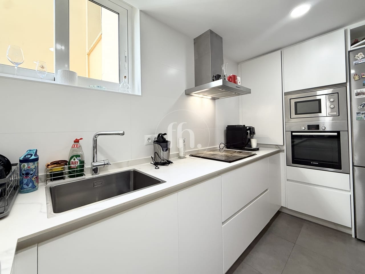 Elegante apartamento junto a la playa, a poca distancia del puerto y del centro de Estepona. - Image 16