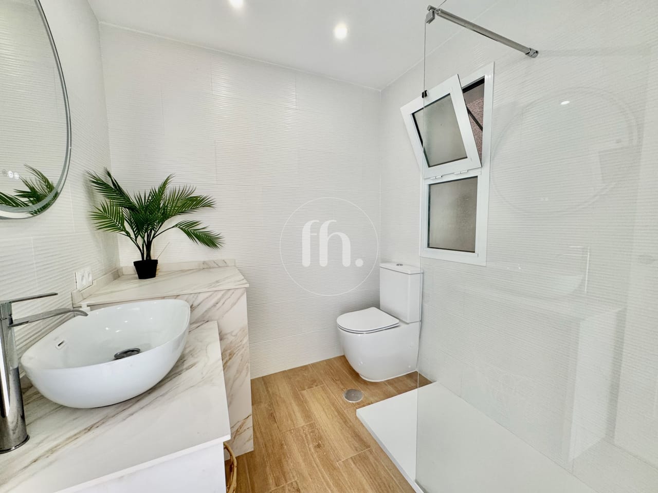 Apartamento reformado al lado del puerto deportivo de Estepona - Image 7