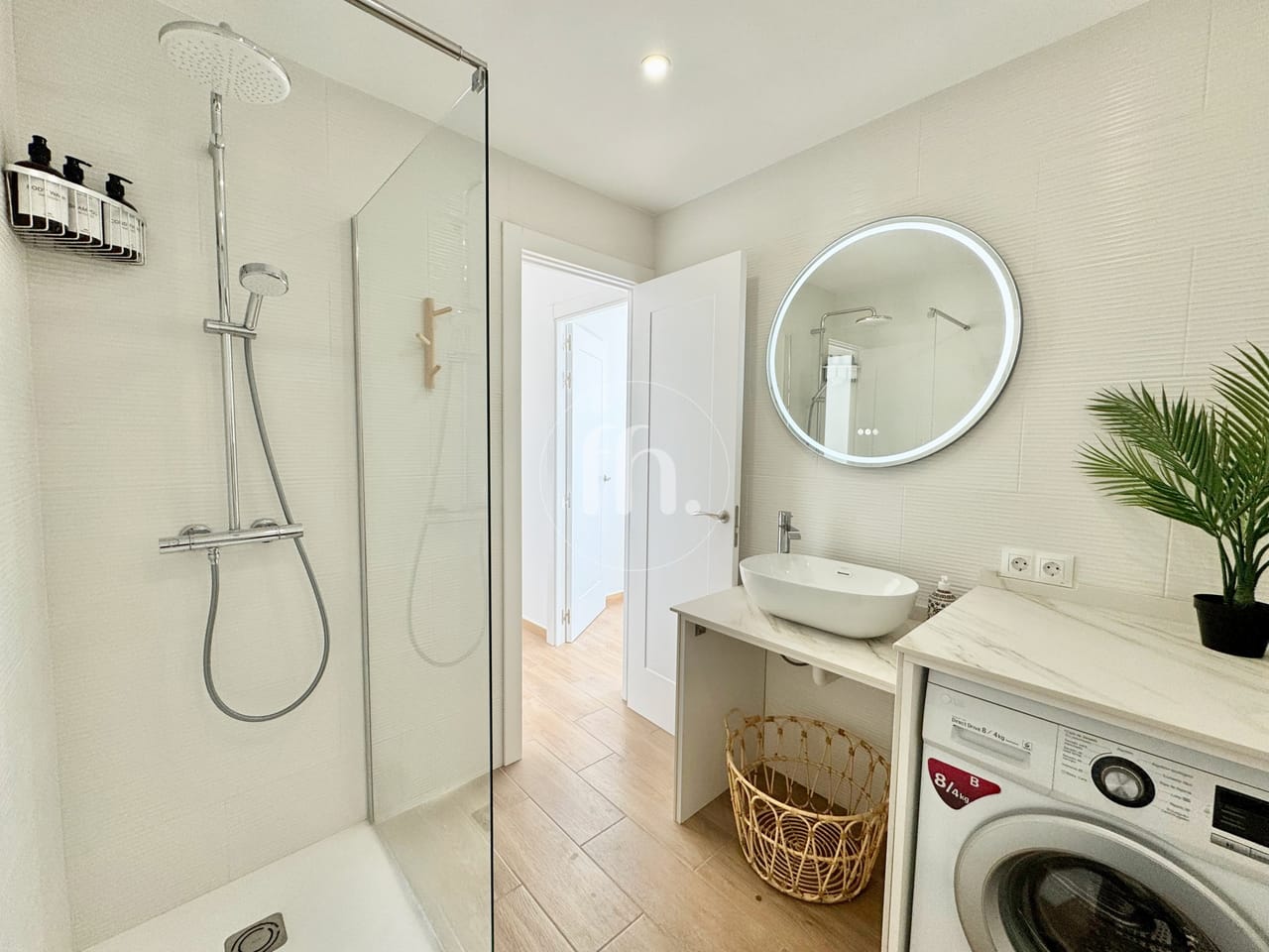 Apartamento reformado al lado del puerto deportivo de Estepona - Image 8