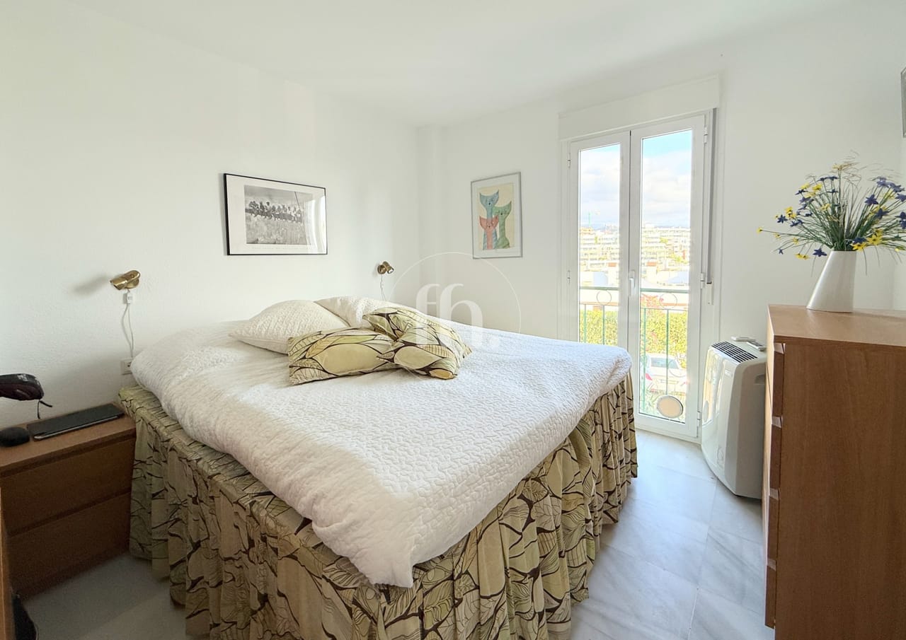 Spacious and bright apartment with elevated south facing views in Seghers, Estepona - Image 12
