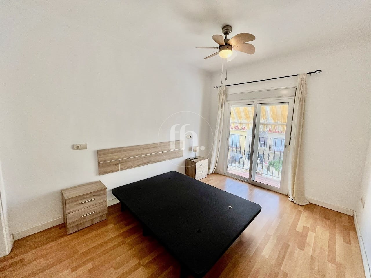 Townhouse for sale in Seghers Estepona with beautiful sea views - prime location!! - Image 12