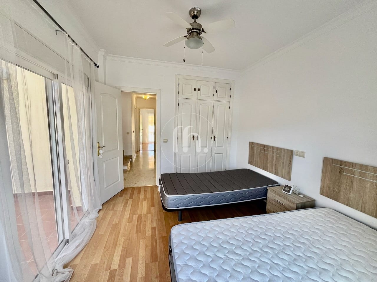 Townhouse for sale in Seghers Estepona with beautiful sea views - prime location!! - Image 15