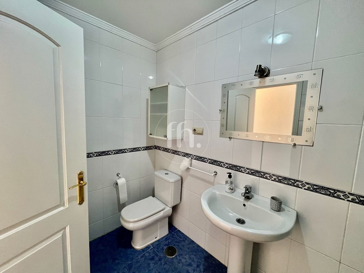 Townhouse for sale in Seghers Estepona with beautiful sea views - prime location!! - Image 21