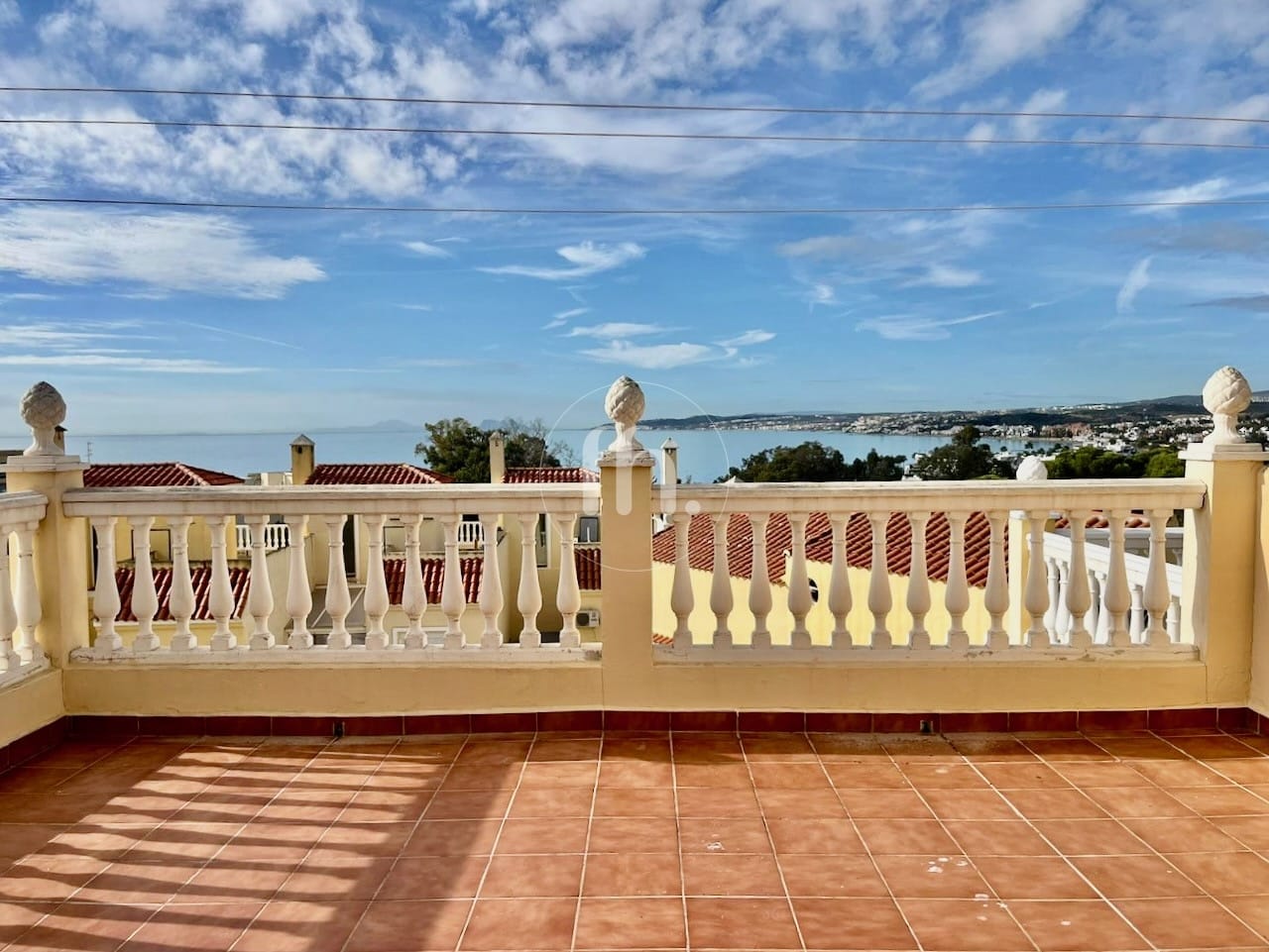Townhouse for sale in Seghers Estepona with beautiful sea views - prime location!! - Image 26