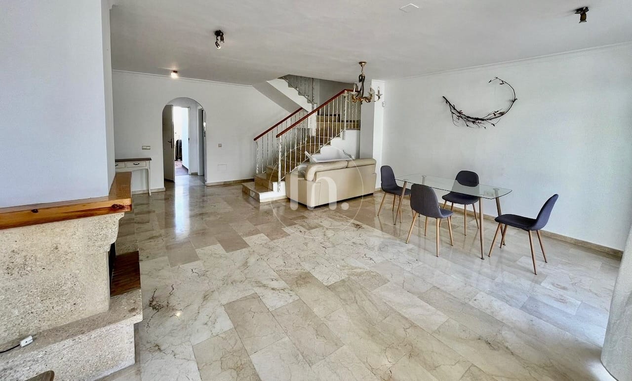 Townhouse for sale in Seghers Estepona with beautiful sea views - prime location!! - Image 3