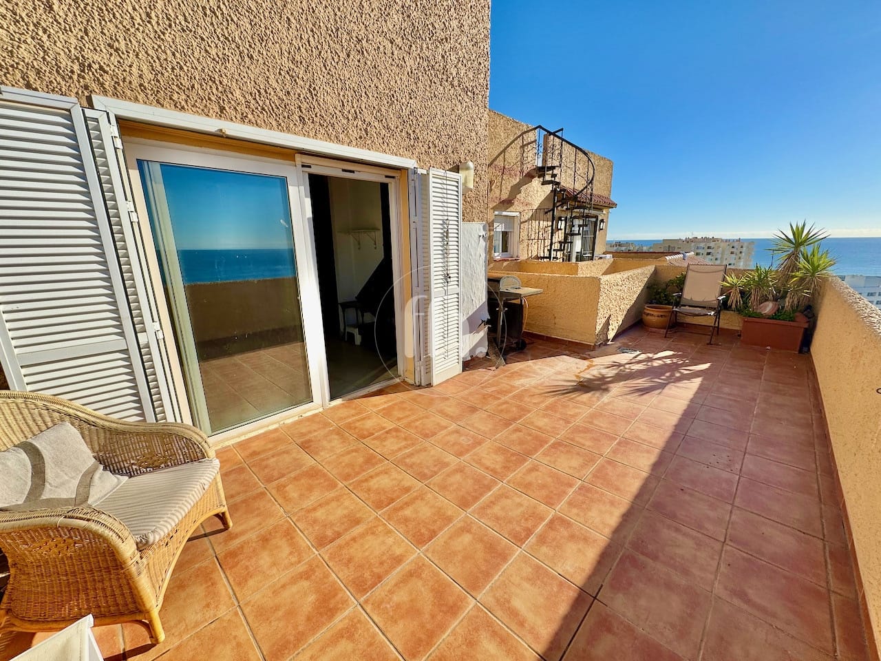 Incredible duplex penthouse overlooking playa del cristo in Estepona with panoramic sea views - Image 2