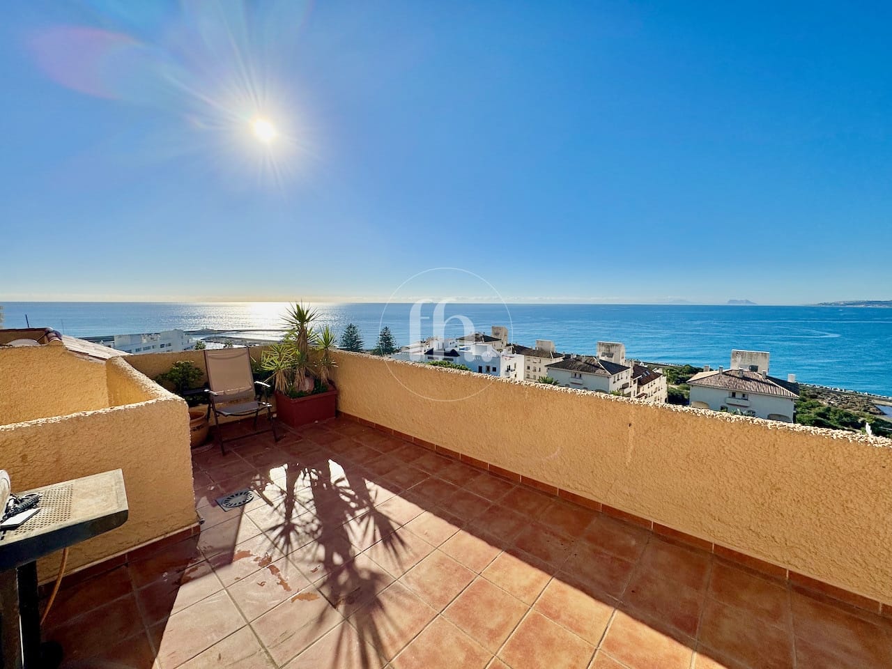 Incredible duplex penthouse overlooking playa del cristo in Estepona with panoramic sea views - Image 20