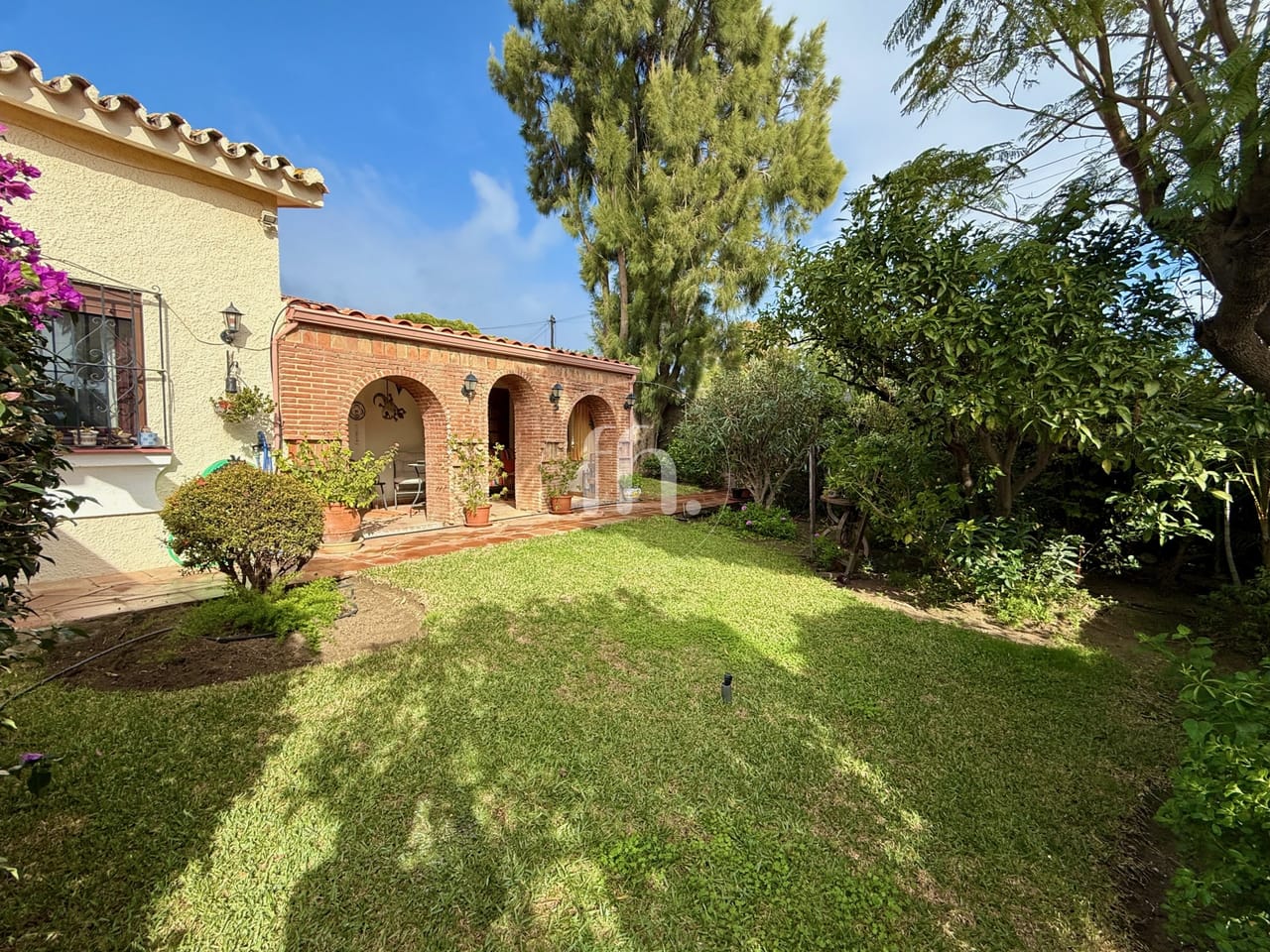 Charming Detached Villa For Sale in Don Pedro, Estepona - Image 21
