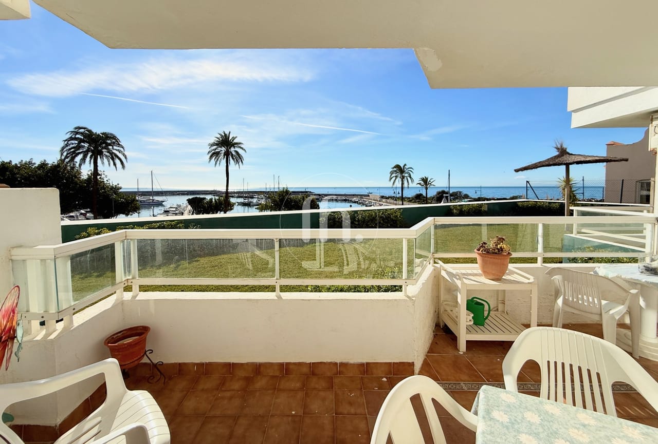 EXCLUSIVITÉ - PREMIÈRE LIGNE DU PORT - Appartement ensoleillé de 2 chambres exposé plein sud avec vue mer à Estepona Marina – Emplacement de choix et fort potentiel de rénovation - Image 22